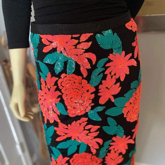 SOLD-Greylin Floral Sequin Skirt - Picture 5 of 6